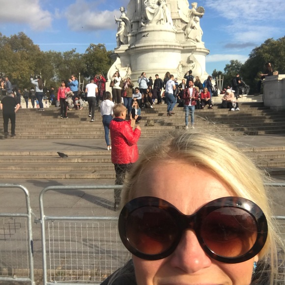 Meet your Posher, Christine - Picture 1 of 1